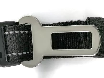 Removable car seatbelt attachment for the 6-in-1 Multi-Use Hands-Free Dog Leash
