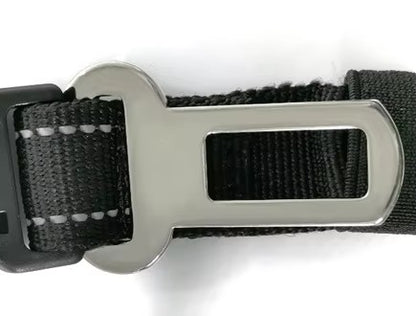 Removable car seatbelt attachment for the 6-in-1 Multi-Use Hands-Free Dog Leash
